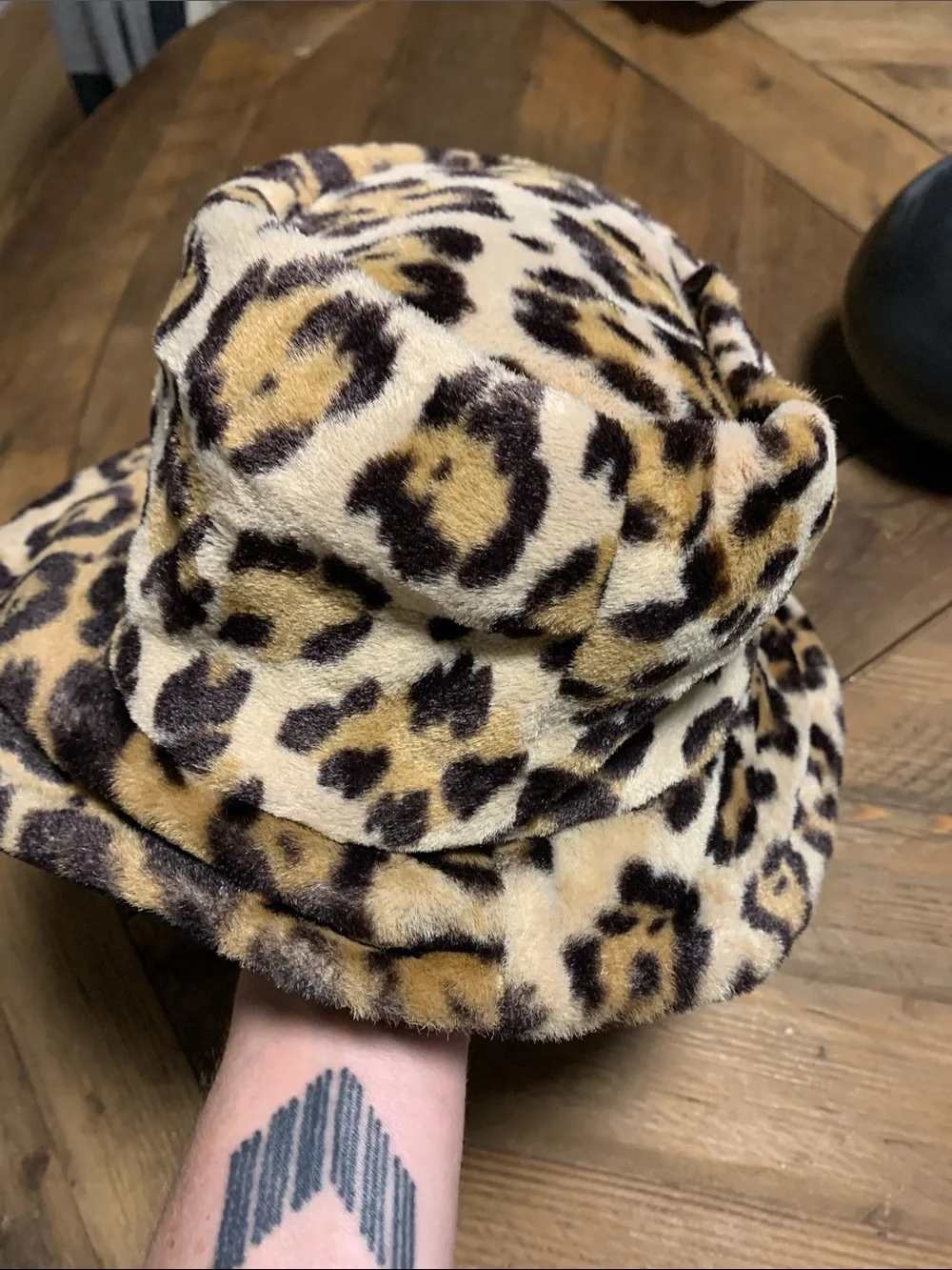 Vintage velvet leopard hat - Picture 2 of 5